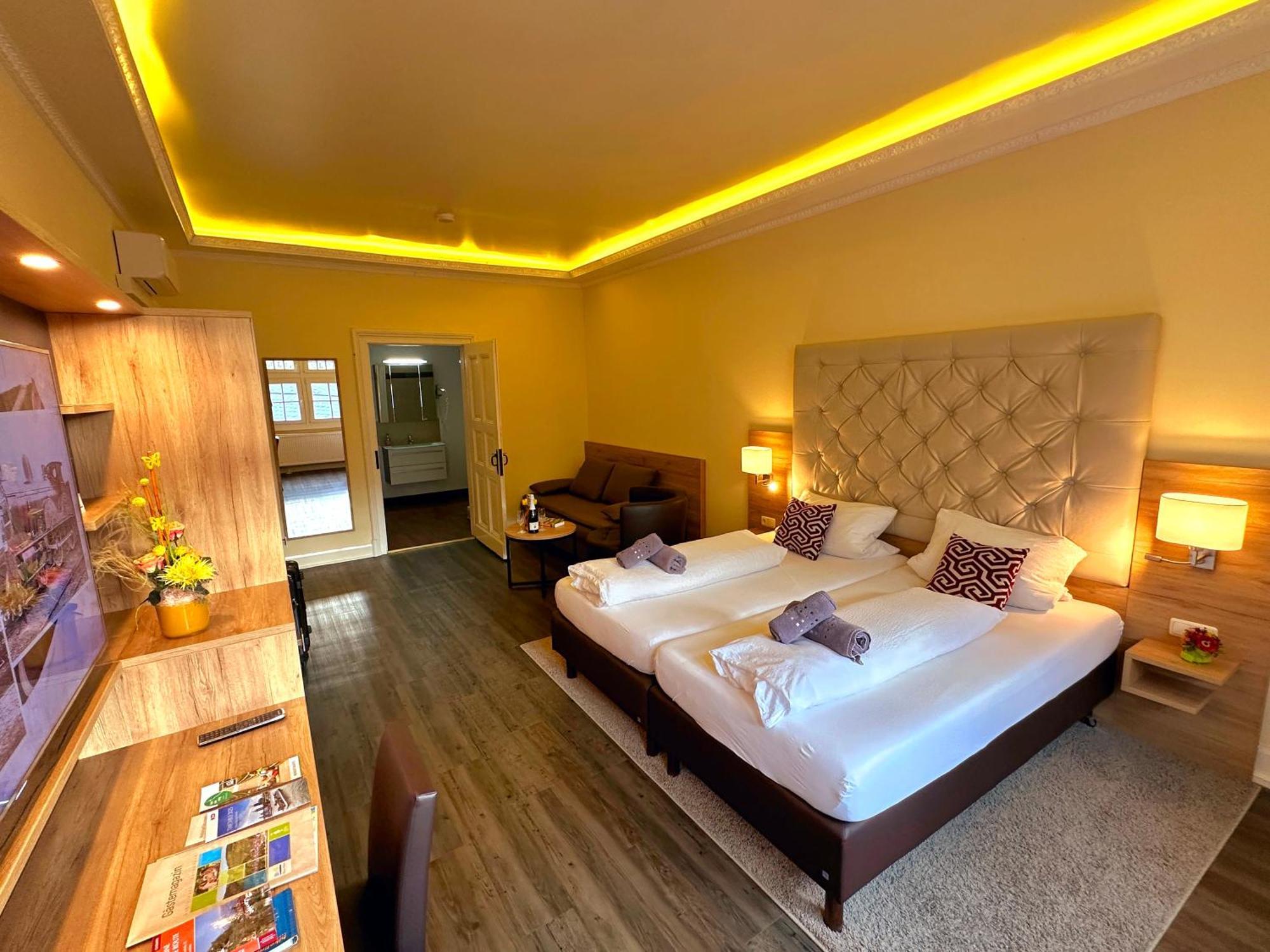 Hotel Am Markt บาคาราค ภายนอก รูปภาพ